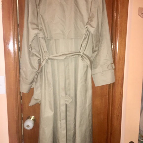 Burberry Vintage Authentic Trench Coat. Sz. Medium - Picture 3 of 8